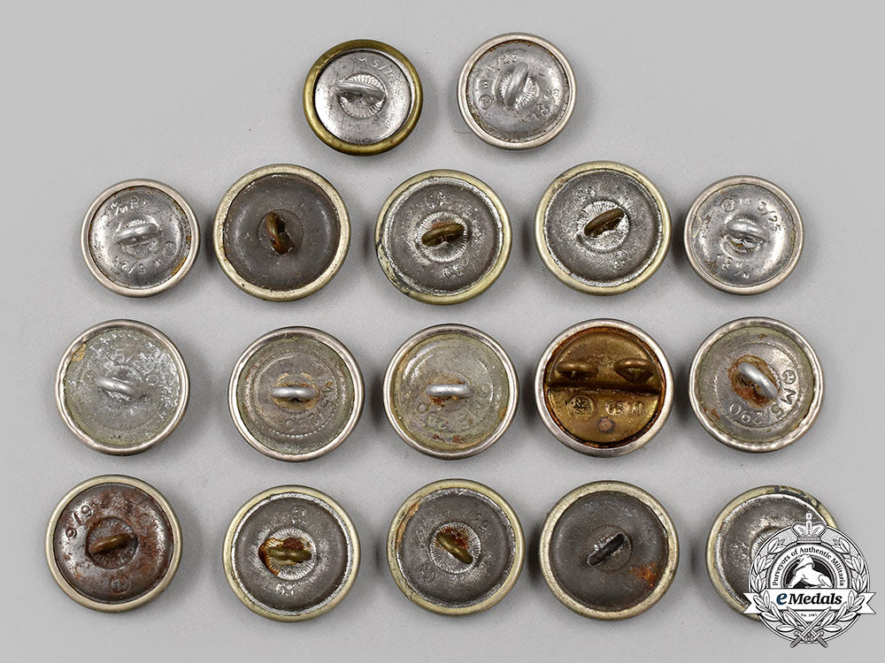 germany,_nsdap._a_mixed_lot_of_uniform_buttons_365_m21_mnc0492