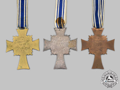 germany,_third_reich._a_mixed_lot_of_honour_crosses_of_the_german_mother,_all_grades_36_m21_mnc4910_1