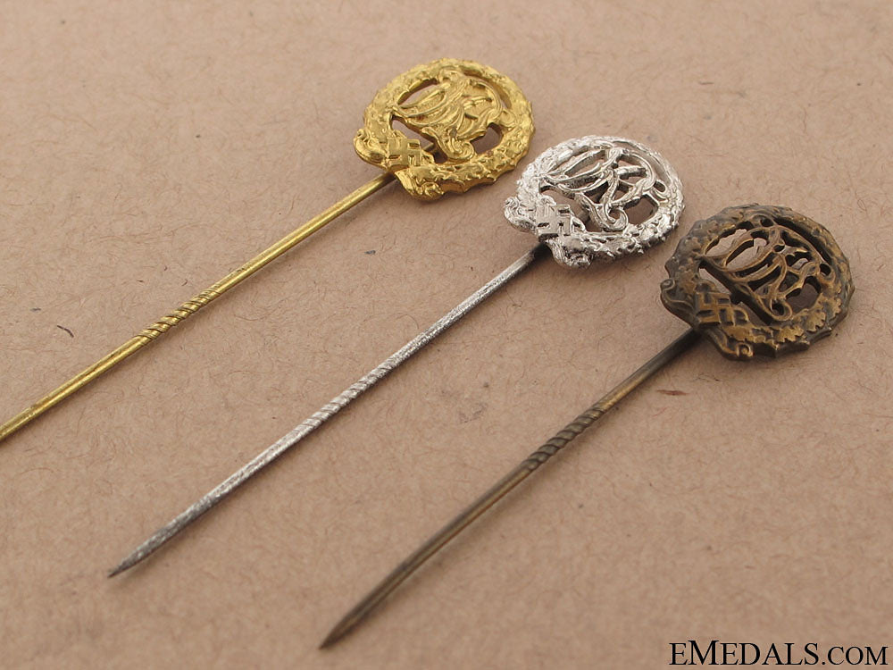 three_drl_sport_badge_stickpins_37.jpg50917129b30ab