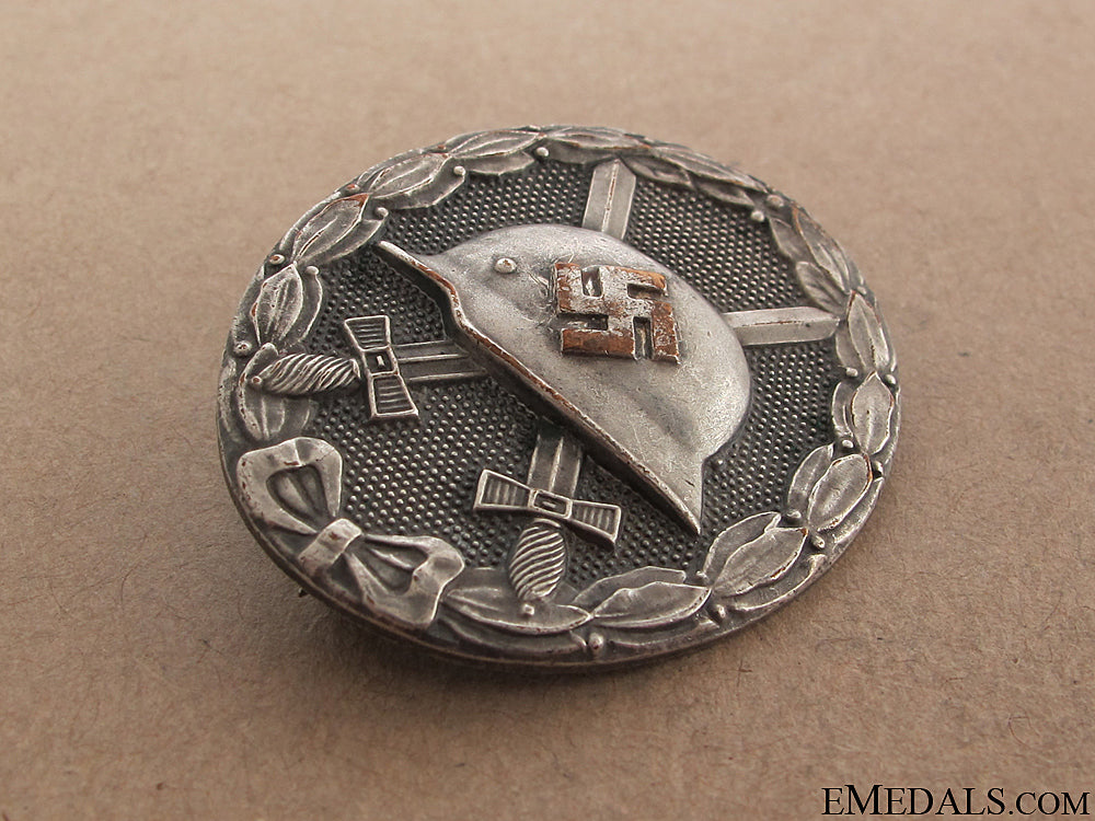 wound_badge-_silver_grade_38.jpg50eb2d5b3d3b6