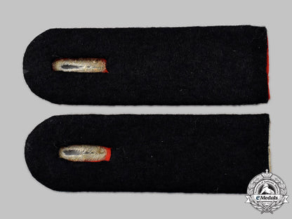 germany,_ss._a_set_of_ss-_untersturmführer_flak/_artillery_shoulder_boards_39_m21_mnc1003_1_1_1