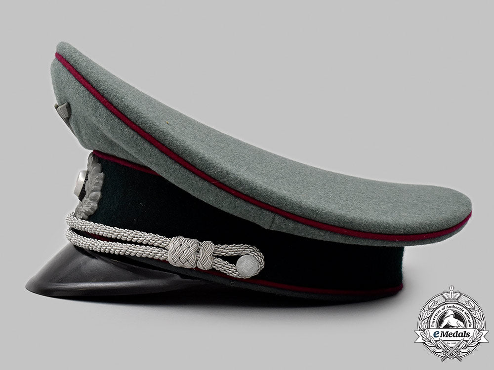 germany,_heer._a_rare_smoke/_chemical_troops_officer’s_visor_cap,_by_schellenberg_39_m21_mnc6075_1