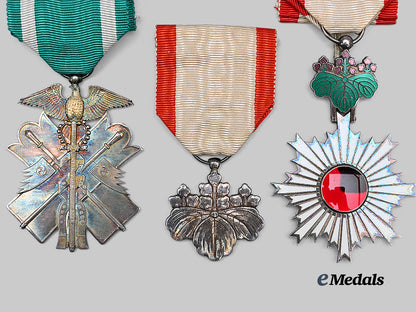 japan,_empire._a_lot_of_three_orders_e_medals__m0625-130_6