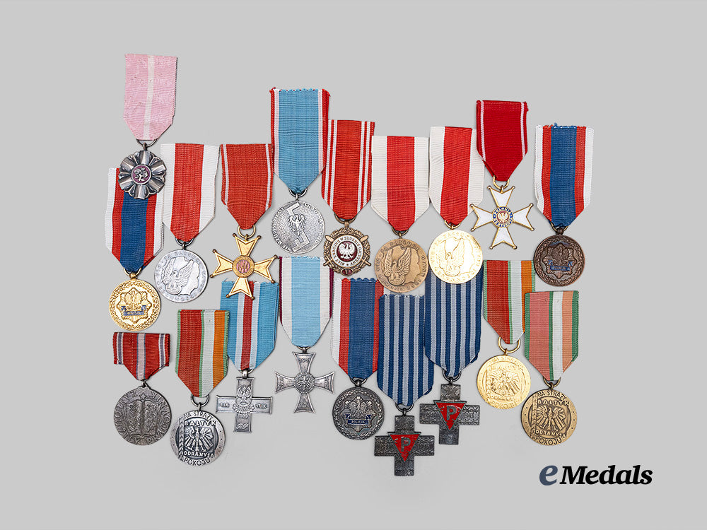 poland,_republic._a_lot_of_medals&_awards_e_medals__e_u24894_2