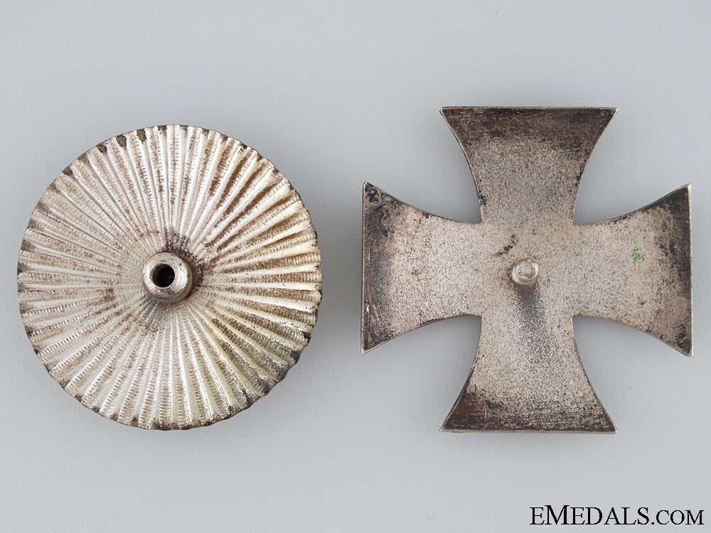 iron_cross_first_class1914-_screwback_3.jpg52d1650b0e6da