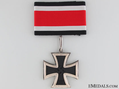 a_mint_knight's_cross_of_the_iron_cross_by_s&_l_3.jpg52cee4d646315