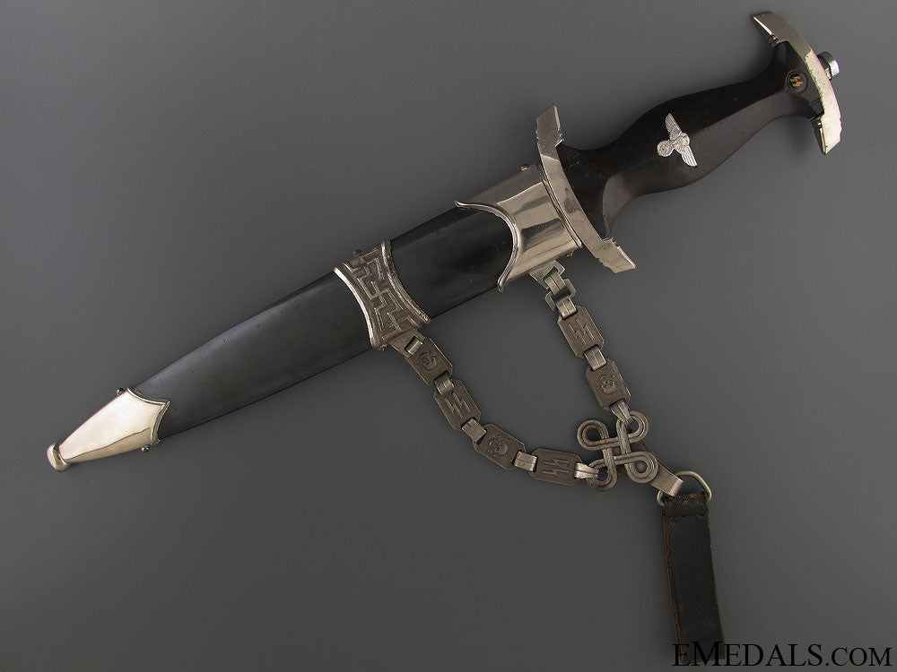 a_chained_ss_leaders_dagger_3.jpg51fbc89d75a16