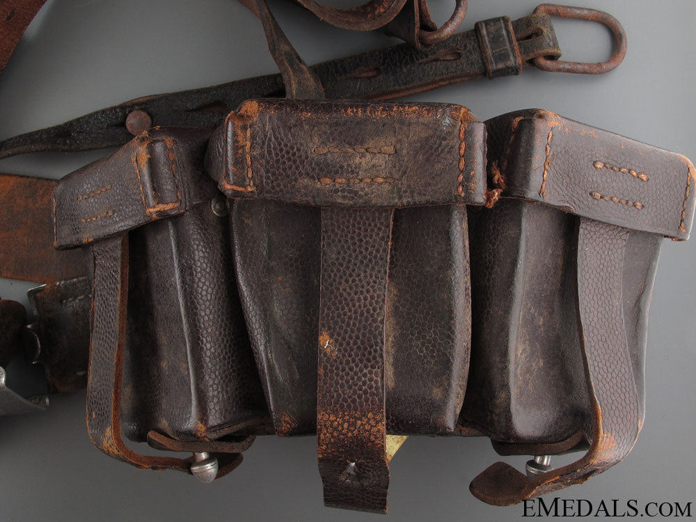 wwii_army(_heer)_ammunition_belt_with_buckle_3.jpg5228e3f0a93dd