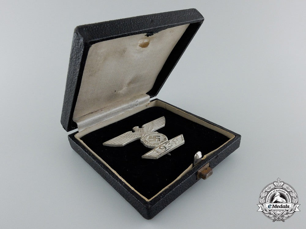 a_mint_cased_clasp_to_the_iron_cross1939;_first_class_3_8_2