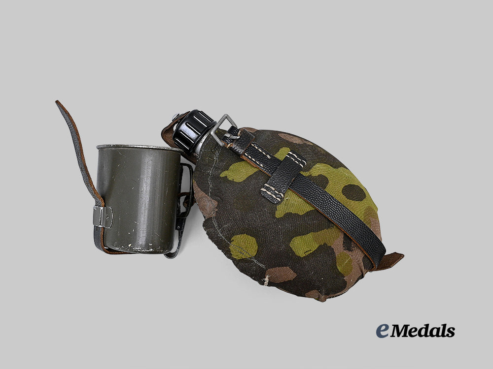 germany,_s_s._an_m31_canteen_and_cup,_with_oak_leaf_camouflage_liner_e_medals__g62746_4