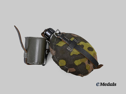 germany,_s_s._an_m31_canteen_and_cup,_with_oak_leaf_camouflage_liner_e_medals__g62746_4