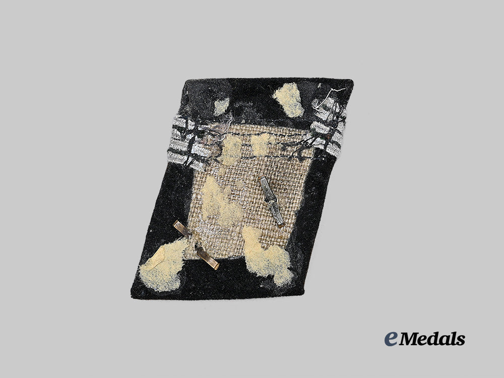 germany,_s_s._a_waffen-_s_s_collar_tab_for_an_s_s-_sturmscharführer_e_medals__g62989_3