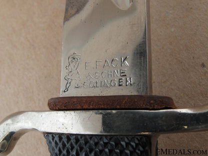 fireman's_sawback_bayonet_by_fack&_sohne_40.jpg522e21c3ad936
