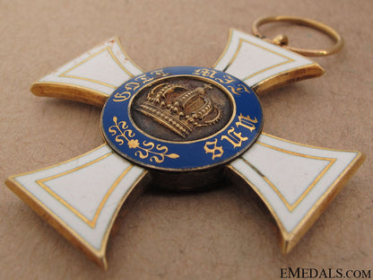 a_third_class_order_of_the_crown_by_wagner_41.jpg51a7973be15b5