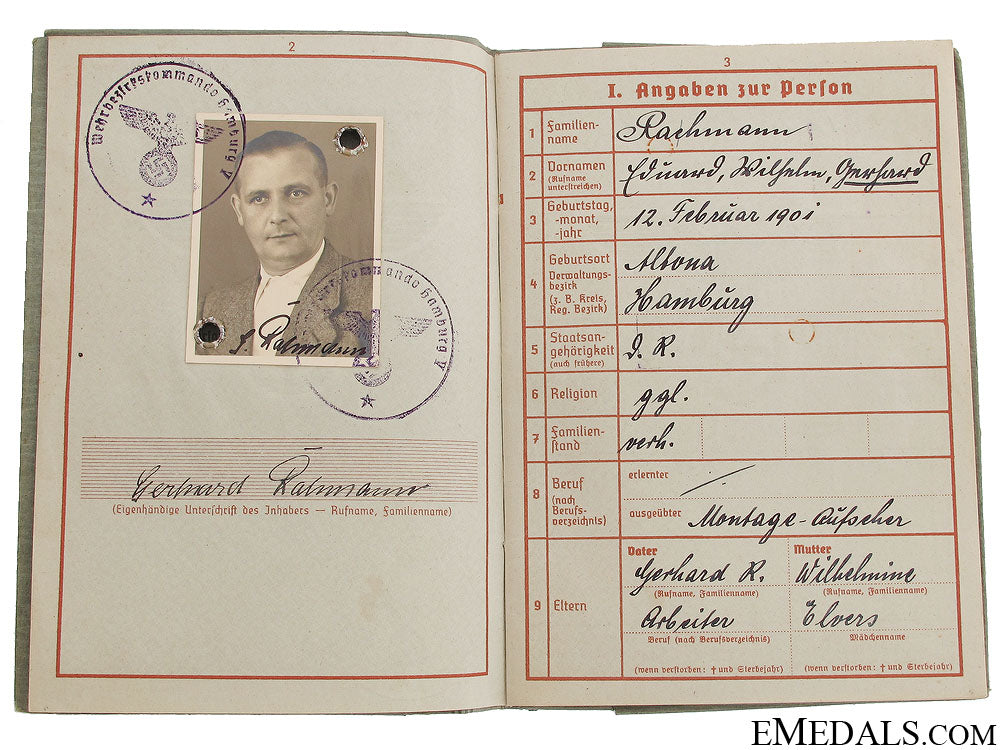 a_family_group_of_identification_and_documents_41.jpg51cef14c883ce