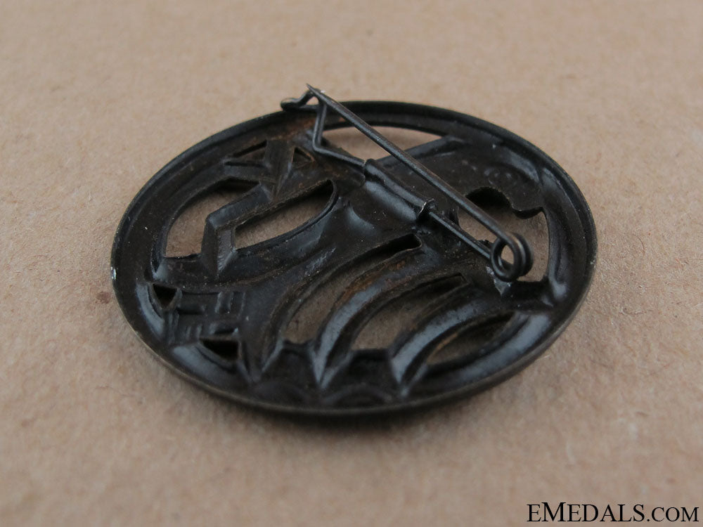 wehrmacht_insignia_for_wehrmachtsgefolge_42.jpg523207c0bf429