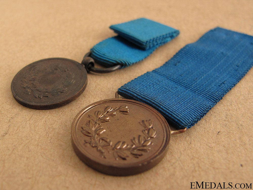 a_set_of_miniature_al_valore_militare_medals_42.jpg519540f812e6d