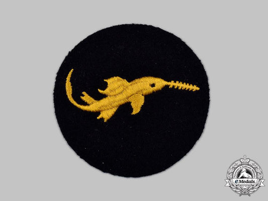 germany,_kriegsmarine._a_small_battle_unit_qualification_badge_42_m21_mnc7783_1_1