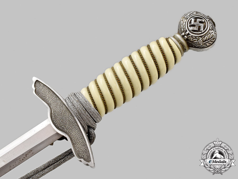 germany,_luftwaffe._an_officer’s_dress_dagger,_with_hanger_43_m21_mnc2524