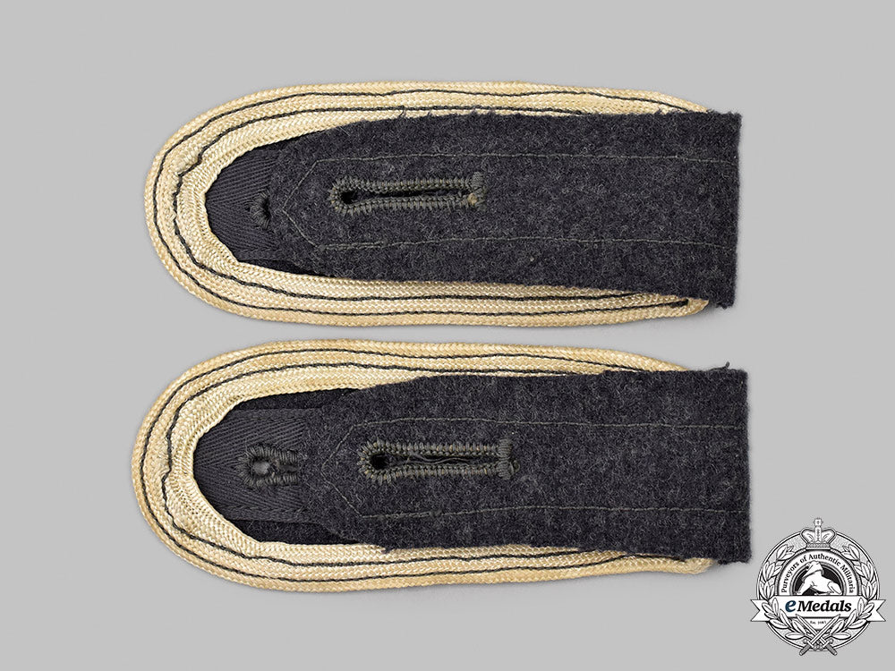 germany,_luftwaffe._a_set_of1_st_fallschirm-_panzer_division_hermann_göring_enlisted_personnel_shoulder_straps_43_m21_mnc2696