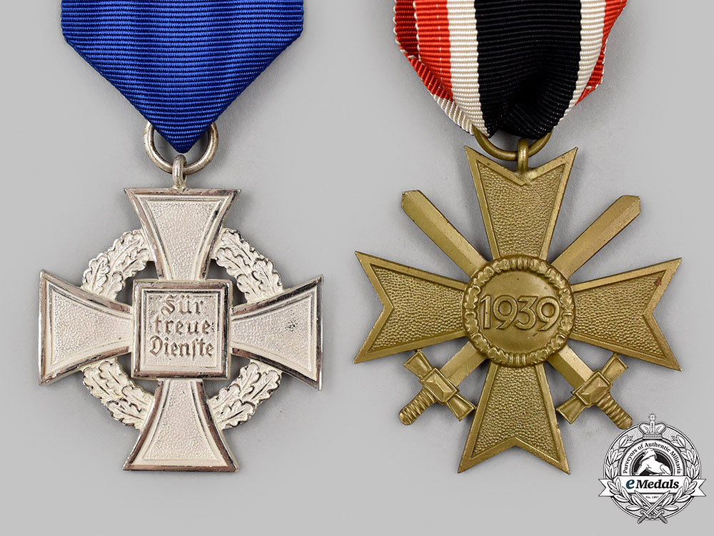 germany,_third_reich._a_pair_of_medals_43_m21_mnc6614
