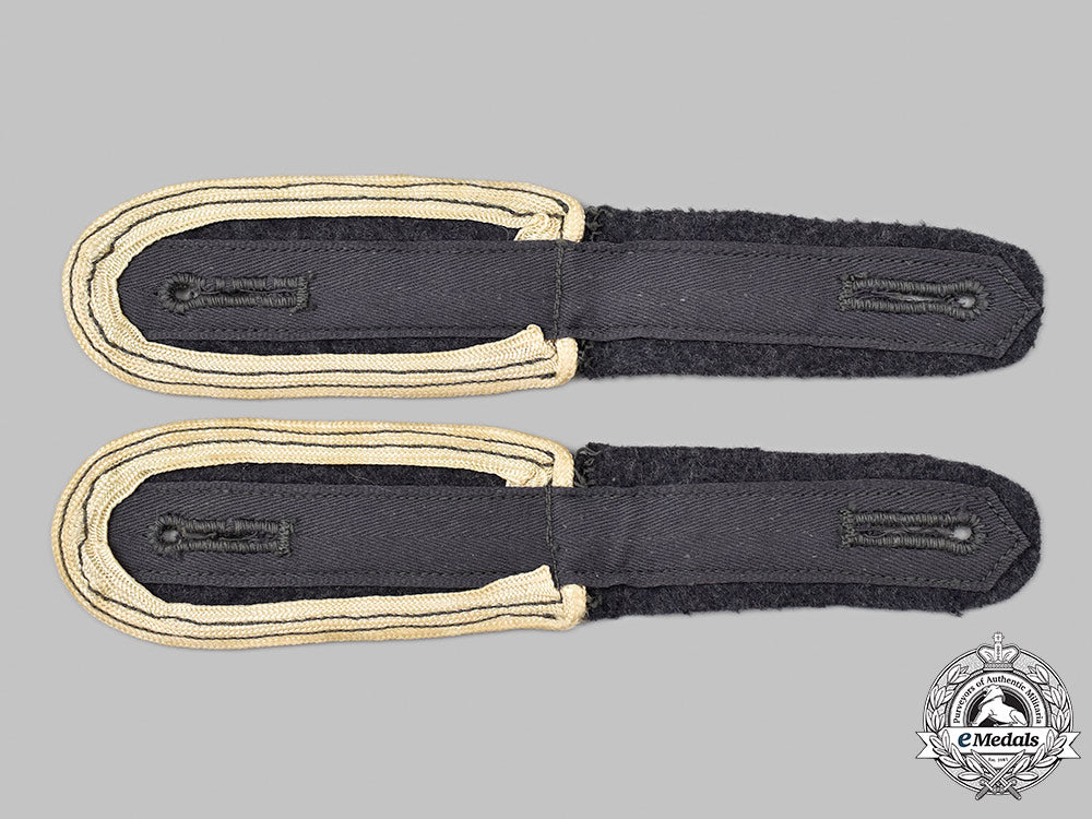 germany,_luftwaffe._a_set_of1_st_fallschirm-_panzer_division_hermann_göring_enlisted_personnel_shoulder_straps_44_m21_mnc2698