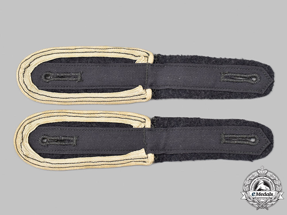 germany,_luftwaffe._a_set_of1_st_fallschirm-_panzer_division_hermann_göring_enlisted_personnel_shoulder_straps_44_m21_mnc2698