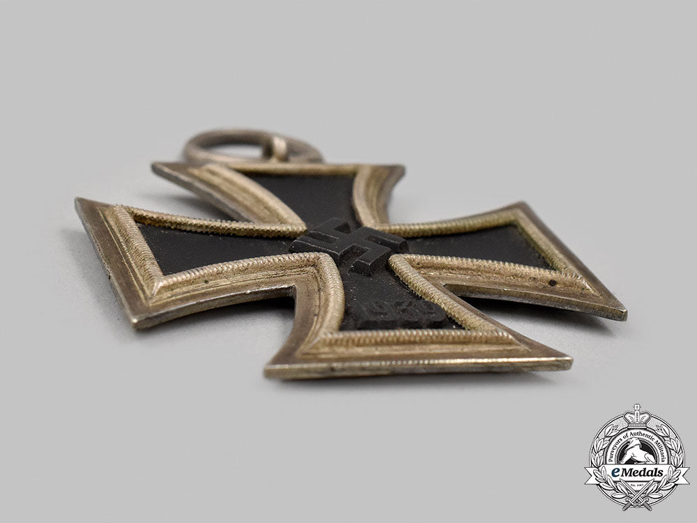 germany,_wehrmacht._a1939_iron_cross_ii_class,_by_paul_meybauer_45_m21_mnc4201_1