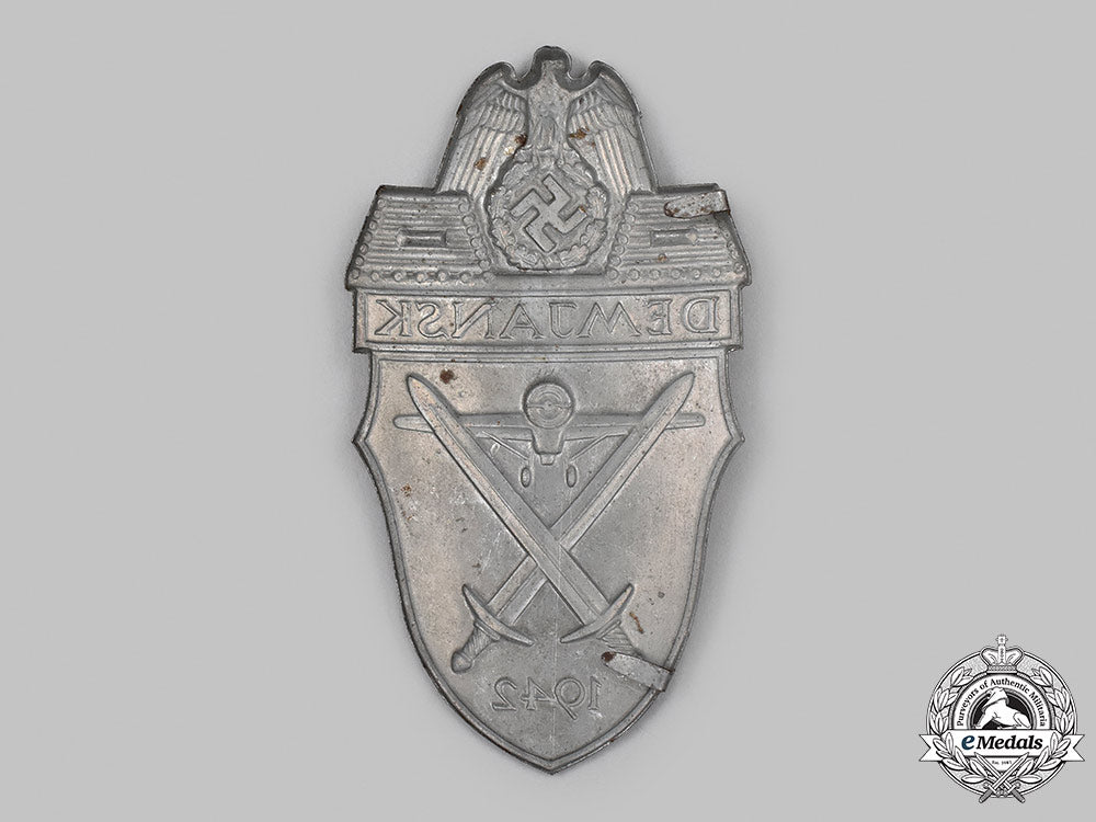 germany,_wehrmacht._a_demjansk_shield_46_m21_mnc1375_1