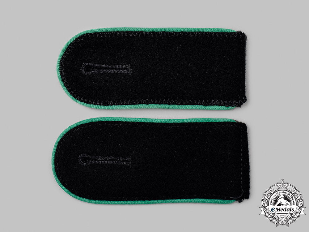 germany,_ss._a_set_of_waffen-_ss_gebirgsjäger_mann_shoulder_straps_47_m21_mnc3008_1_1_1