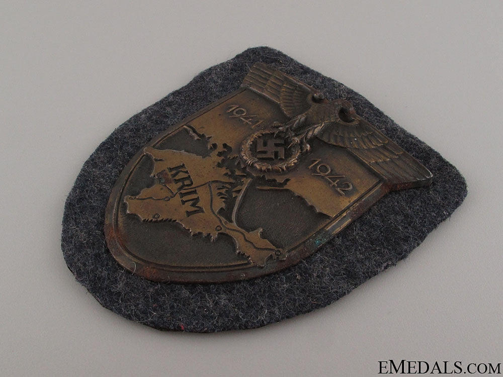 a_luftwaffe_issued_krim_shield_48.jpg523c6b29c3a35