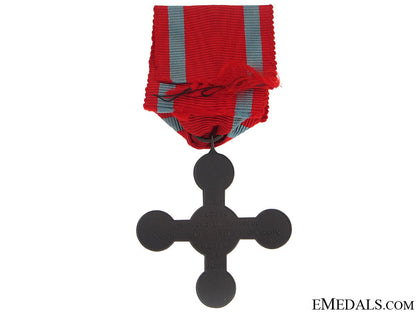 a_cased_lateran_cross_48.jpg511918c09670a