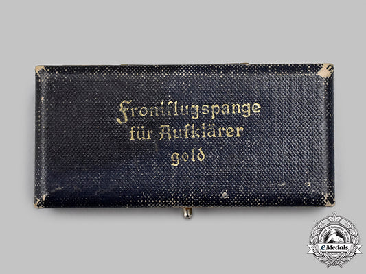 germany,_luftwaffe._a_presentation_case_for_a_reconnaissance_clasp_in_gold_48_m21_mnc5261