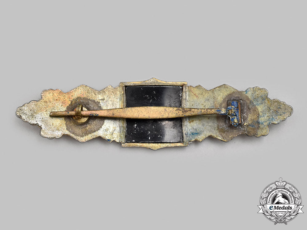 germany,_wehrmacht._a_close_combat_clasp,_gold_grade,_by_funcke&_brüninghaus_49_m21_mnc4204