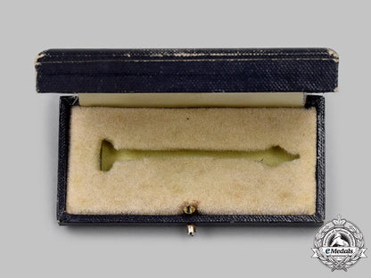 germany,_luftwaffe._a_presentation_case_for_a_reconnaissance_clasp_in_gold_49_m21_mnc5265