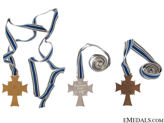 three_mother's_crosses_4.jpg51069cd88ccda