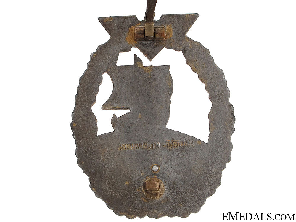 auxiliary_cruiser_war_badge_by_schwerin_4.jpg5159b3045b89d