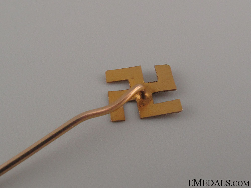 gold_swastika_pin_4.jpg5244765babcf0