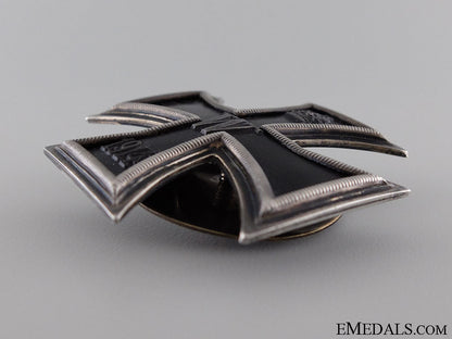 an_iron_cross_first_class1914;_screwback_4.jpg53d65a0bb2a87