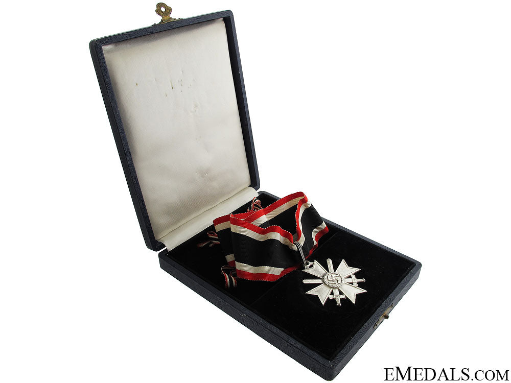 knight’s_cross_of_the_war_merit_cross_by_deschler_4.jpg51b727e5ad597