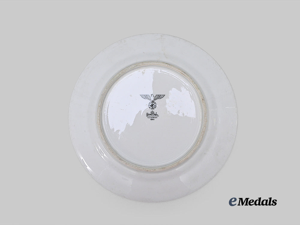 germany,_heer._a_pair_of_mess_hall_plates_e_medals__g62928_4