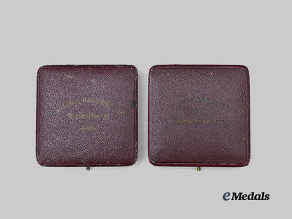 germany,_weimar_republic._a_pair_of_free_city_of_braunschweig_chamber_of_commerce_long_service_medals,_with_cases_e_medals__g62540_2