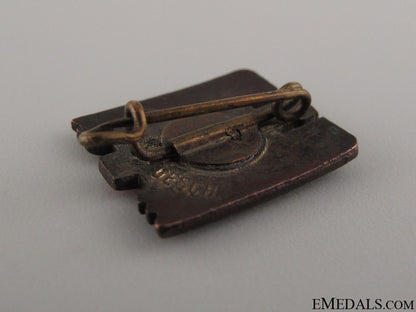 german_red_cross_membership_pin_51.jpg5261803ea16f8