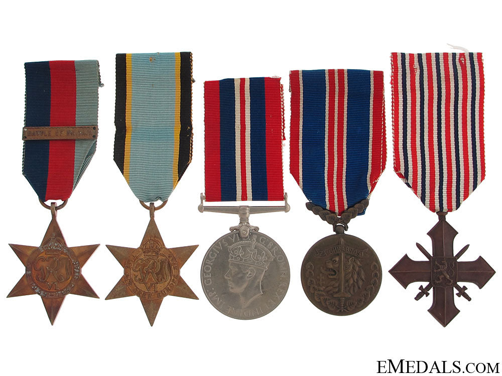 united_kingdom._an_emotive_battle_of_britain_group_to_f/_o_machacek_caf_52.jpg5106d49f7f866