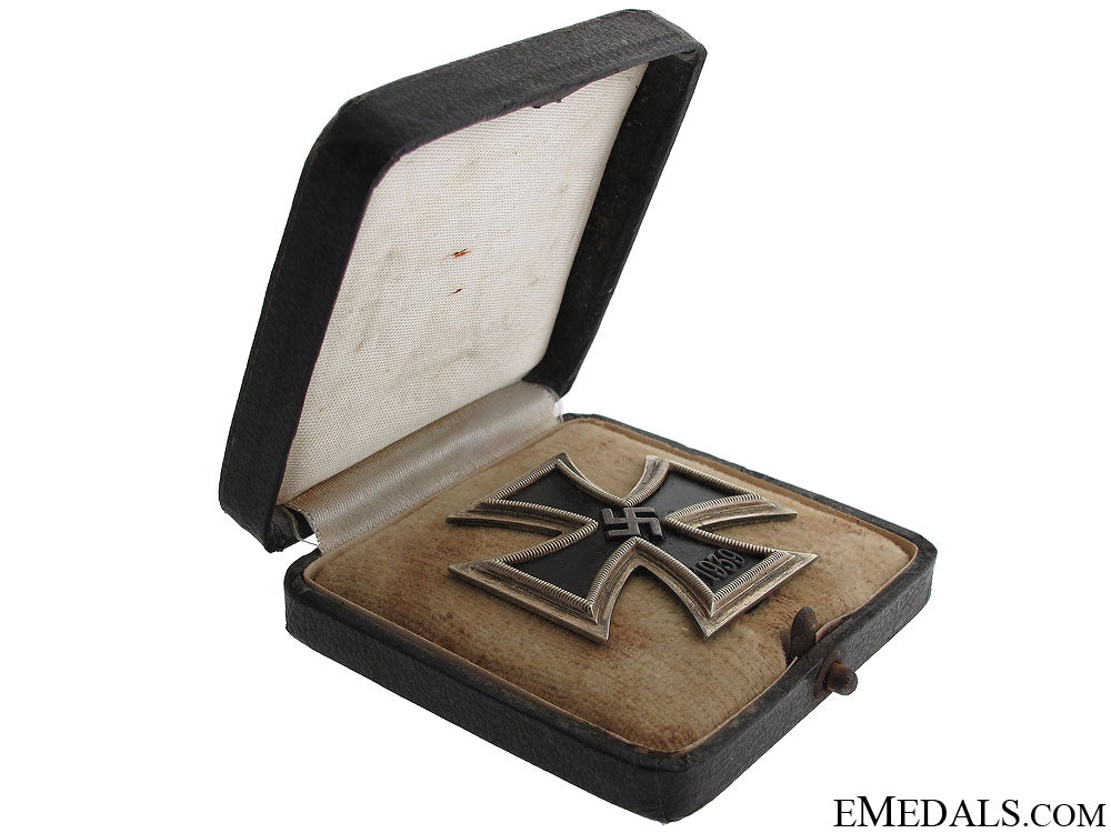 iron_cross1_st_class1939_by_stainhauer&_luck_53.jpg51f12e60a4d37