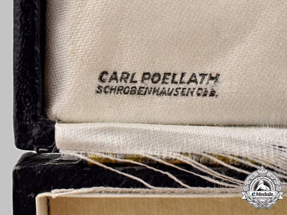 germany,_third_reich._an_honour_cross_of_the_german_mother,_gold_grade_with_case,_by_carl_poellath_54_m21_mnc2705