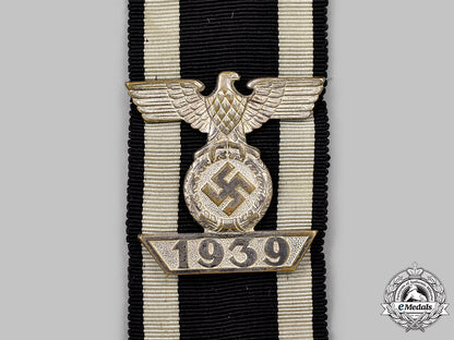 germany,_wehrmacht._a1939_clasp_to_the_iron_cross_ii_class,_type_ii_54_m21_mnc3739