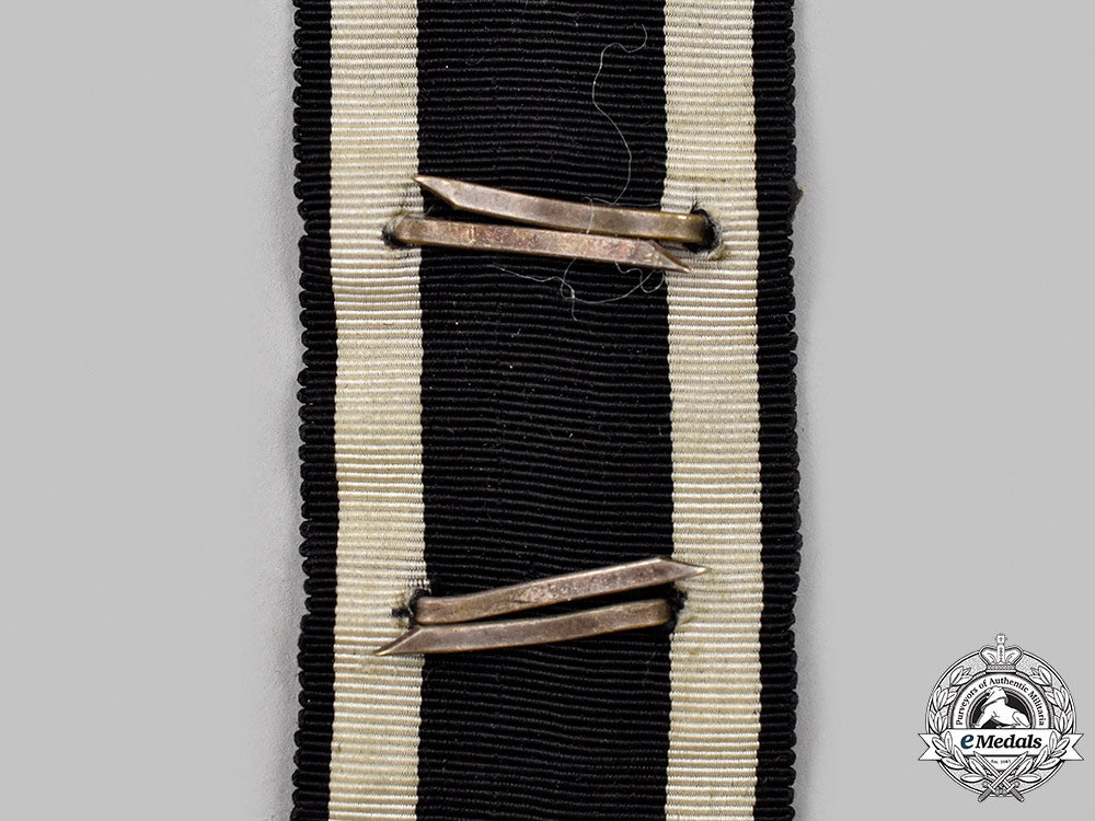 germany,_wehrmacht._a1939_clasp_to_the_iron_cross_ii_class,_type_ii_55_m21_mnc3740