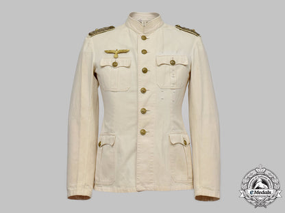 germany,_kriegsmarine._a_fregattenkapitän’s_white_service_uniform_55_m21_mnc4478