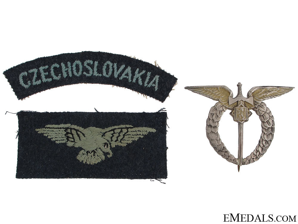 united_kingdom._an_emotive_battle_of_britain_group_to_f/_o_machacek_caf_56.jpg5106d4b90dd25